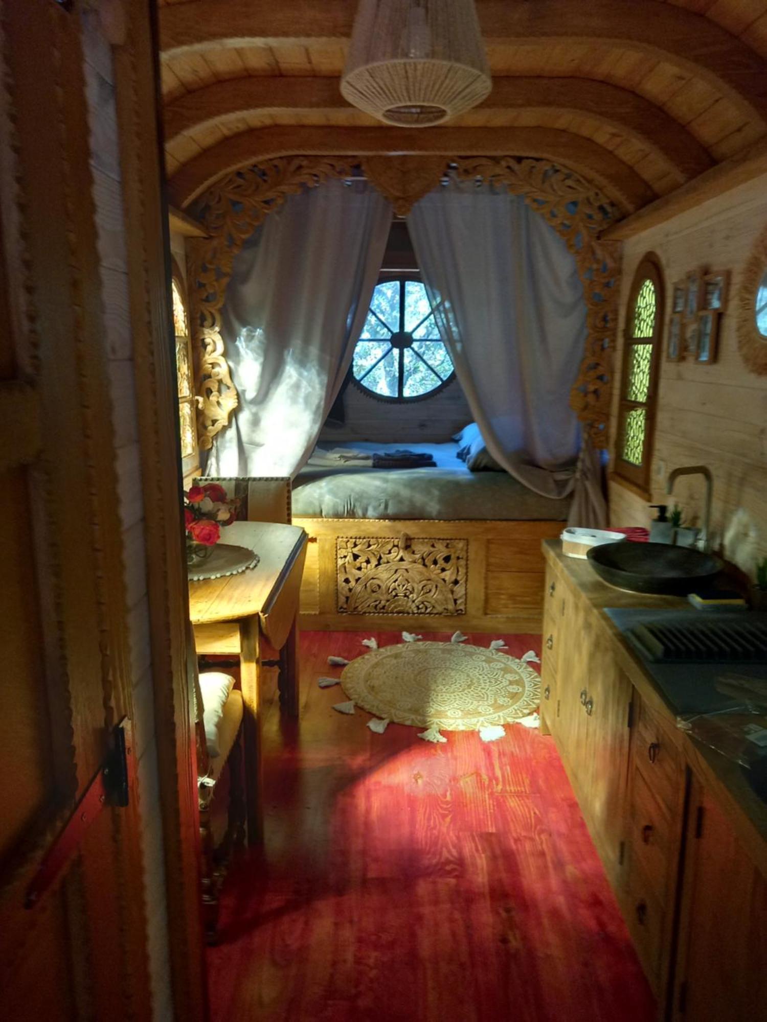 La Roulotte Du Petit Paradis Saint-Rémy-de-Provence 外观 照片