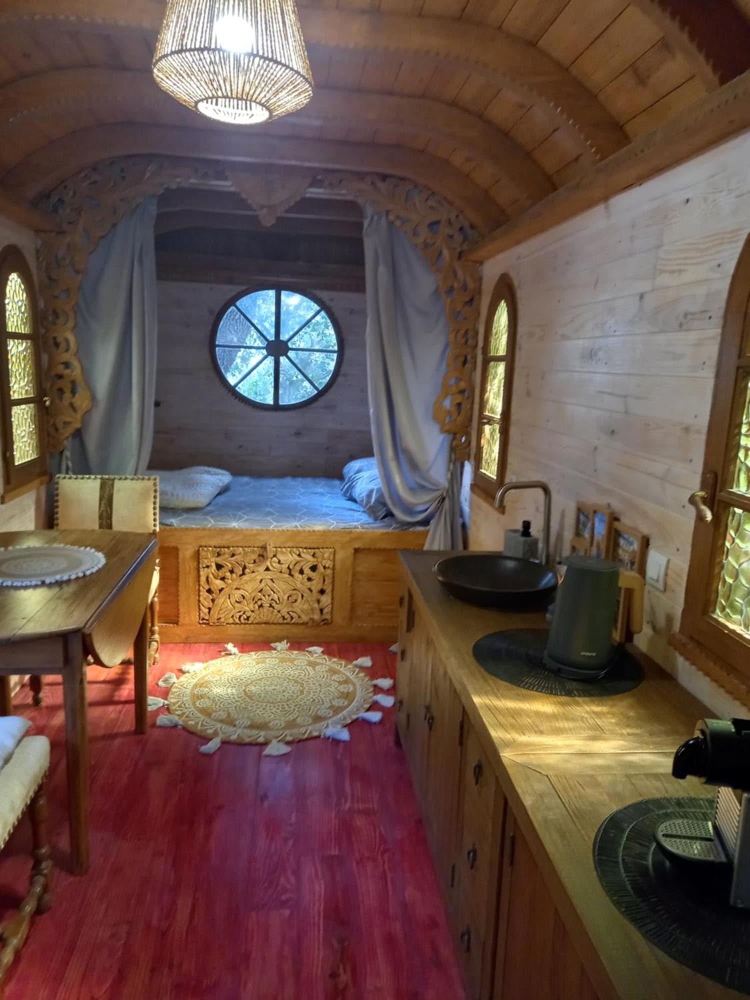 La Roulotte Du Petit Paradis Saint-Rémy-de-Provence 外观 照片