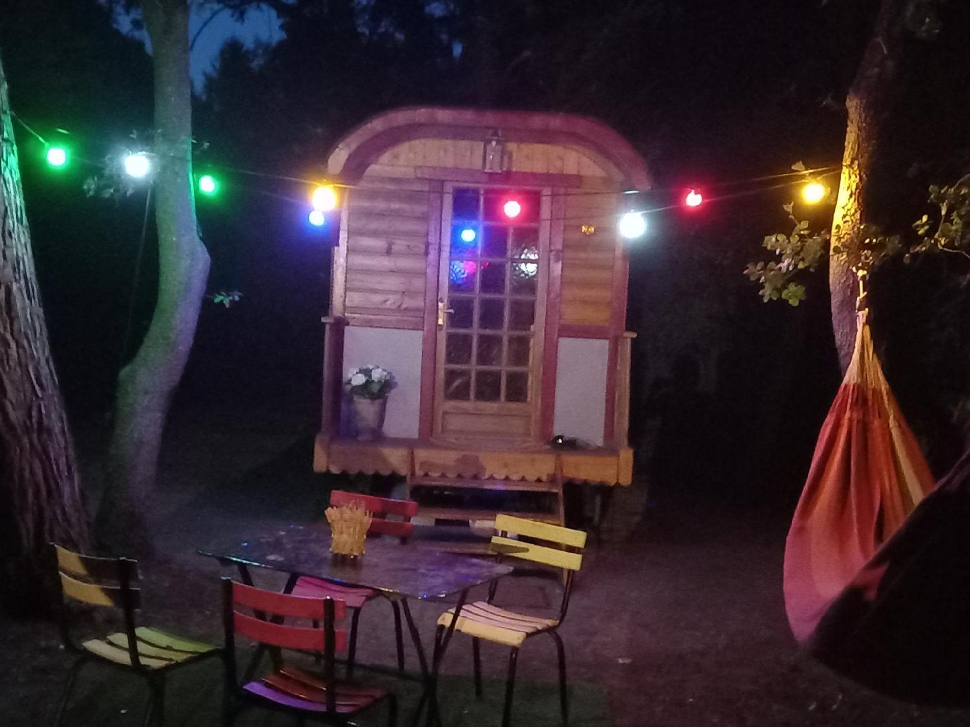 La Roulotte Du Petit Paradis Saint-Rémy-de-Provence 外观 照片