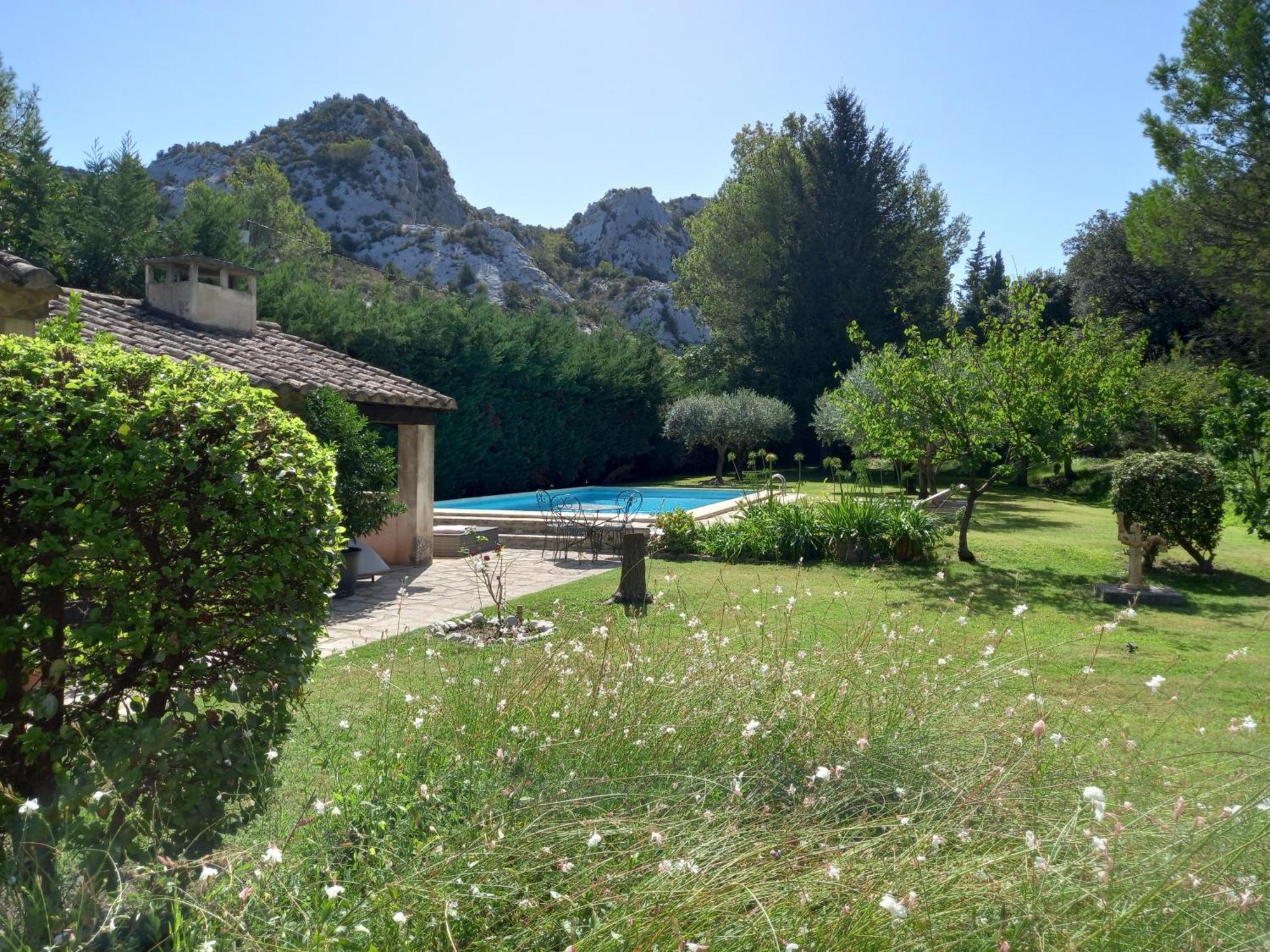 La Roulotte Du Petit Paradis Saint-Rémy-de-Provence 外观 照片